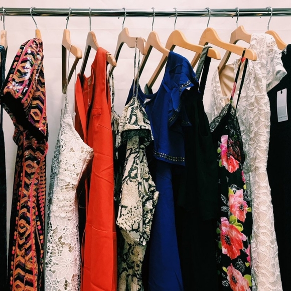 Sale 5 Mixed Clothing Box Lot Sale - Picture 10 of 16